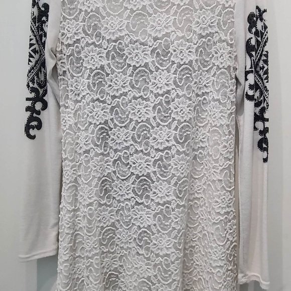 Vocal Western Lace-back Tunic - Picture 4 of 5